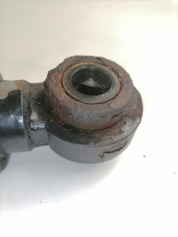 Volvo Cab tilting cylinder 3198843 - Oslanjanje kabine za Kamion: slika 2 Volvo Cab tilting cylinder 3198843 - Oslanjanje kabine za Kamion: slika 2