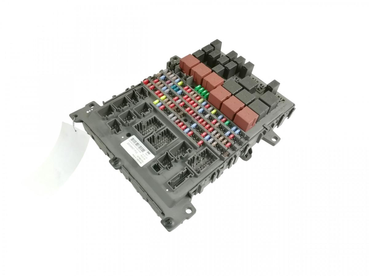 Volvo Central electric unit 22009557 - Osigurač za Kamion: slika 1 Volvo Central electric unit 22009557 - Osigurač za Kamion: slika 1
