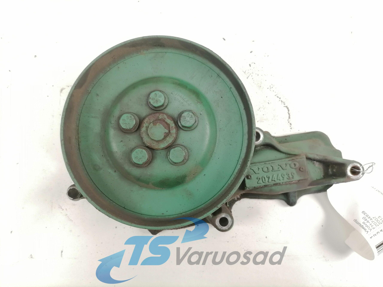 Volvo Cooling pump 20744939 - Vodena pumpa za Kamion: slika 2 Volvo Cooling pump 20744939 - Vodena pumpa za Kamion: slika 2