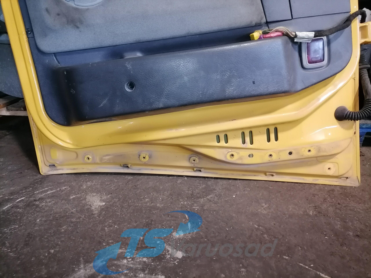 Volvo Door 20360542 - Vrata i delovi za Kamion: slika 4 Volvo Door 20360542 - Vrata i delovi za Kamion: slika 4