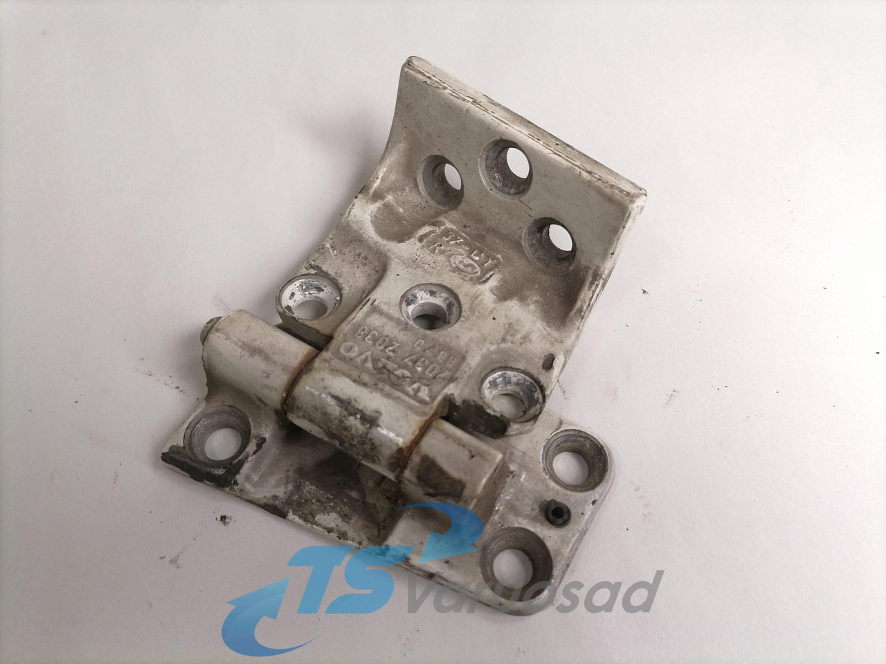 Volvo Door hinge 20372038 - Vrata i delovi za Kamion: slika 1 Volvo Door hinge 20372038 - Vrata i delovi za Kamion: slika 1