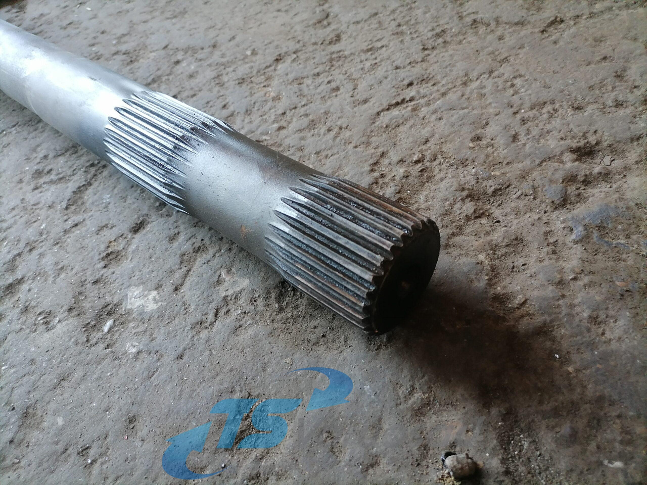 Volvo Drive shaft 1524628 - Polosovina za Kamion: slika 2 Volvo Drive shaft 1524628 - Polosovina za Kamion: slika 2