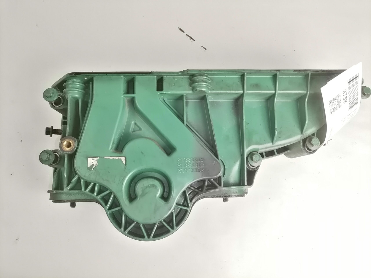 Volvo Engine front cover 21383315 - Motor i delovi za Kamion: slika 2 Volvo Engine front cover 21383315 - Motor i delovi za Kamion: slika 2