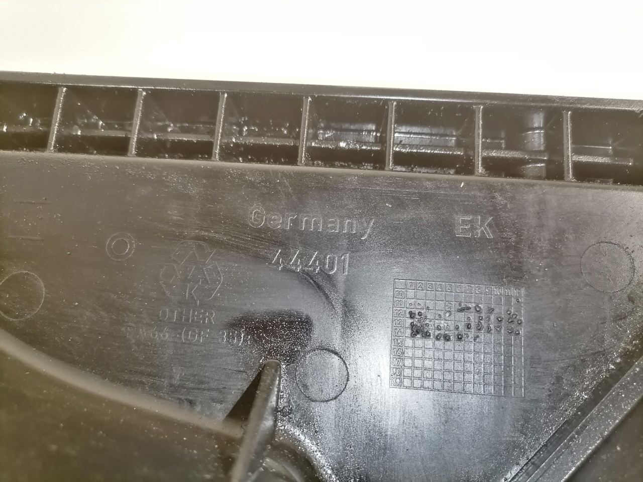 Volvo Engine front cover 21383315 - Motor i delovi za Kamion: slika 5 Volvo Engine front cover 21383315 - Motor i delovi za Kamion: slika 5