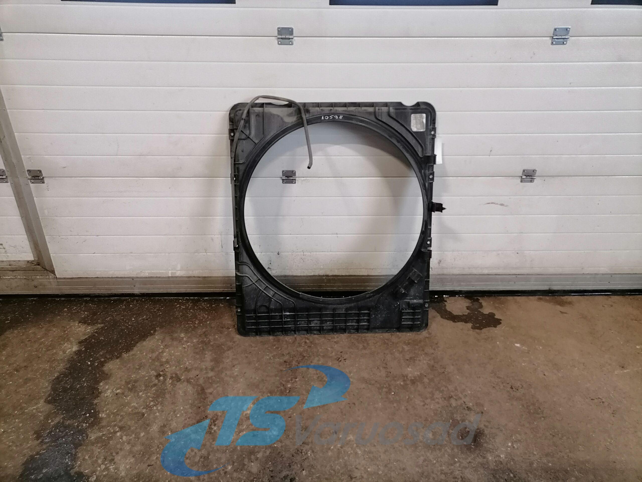Volvo Fan shroud 22060183 - Radijator za Kamion: slika 1 Volvo Fan shroud 22060183 - Radijator za Kamion: slika 1