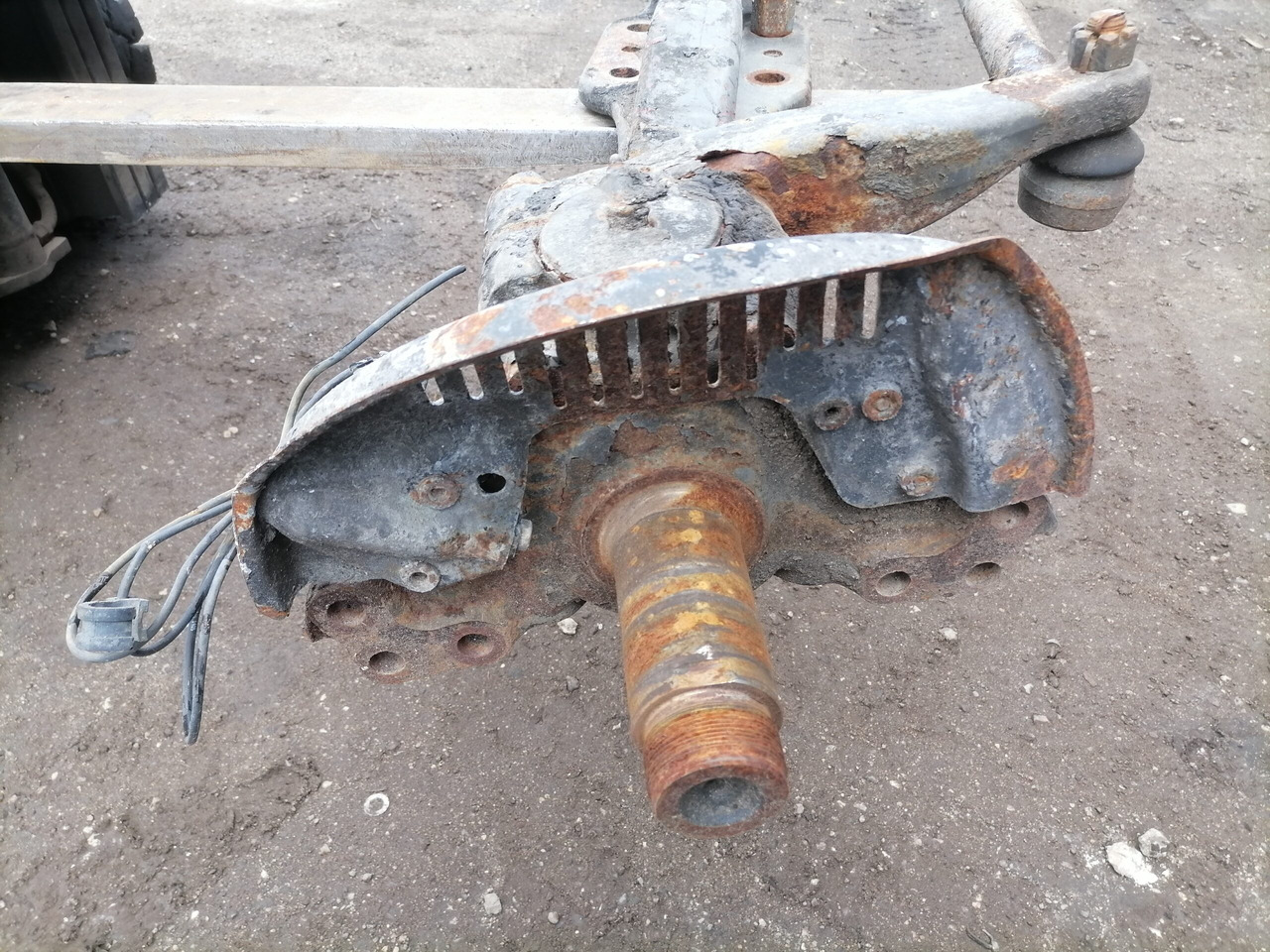 Volvo First axel housing 20399060 - Prednja osovina za Kamion: slika 3 Volvo First axel housing 20399060 - Prednja osovina za Kamion: slika 3