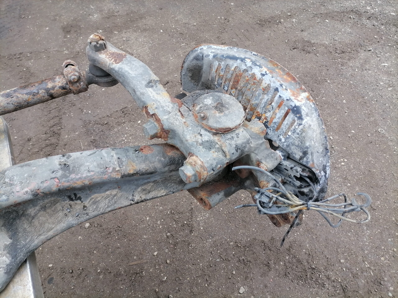 Volvo First axel housing 20399060 - Prednja osovina za Kamion: slika 2 Volvo First axel housing 20399060 - Prednja osovina za Kamion: slika 2