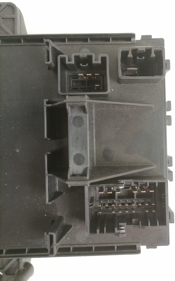 Volvo Fuse box 21939408 - Osigurač za Kamion: slika 4 Volvo Fuse box 21939408 - Osigurač za Kamion: slika 4