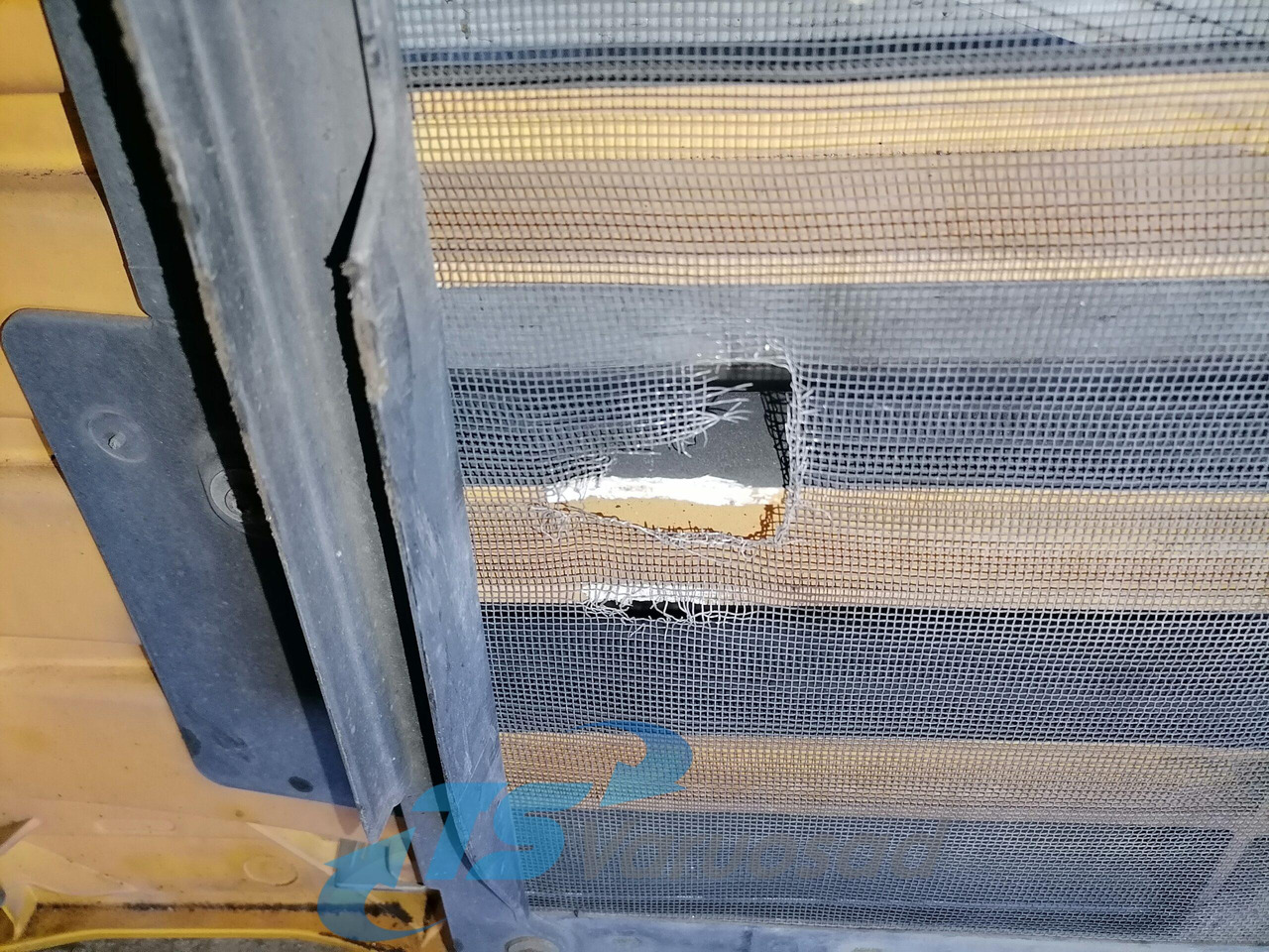 Volvo Grille panel 20360266 - Rešetka za Kamion: slika 3 Volvo Grille panel 20360266 - Rešetka za Kamion: slika 3