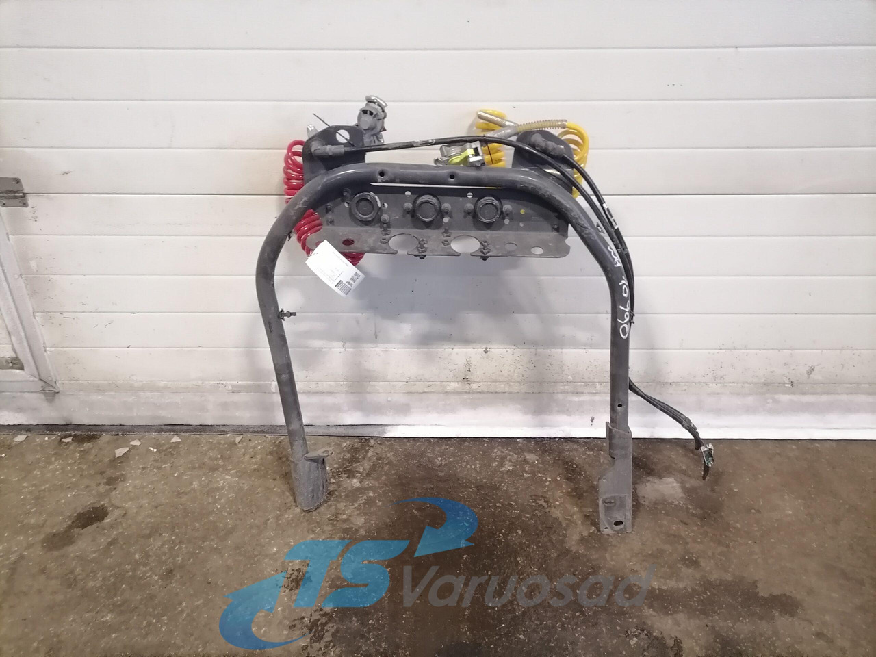 Volvo Kabiini tagune haagise pistikute kinnitusraam 21790555 - Ram/ Šasija za Kamion: slika 2 Volvo Kabiini tagune haagise pistikute kinnitusraam 21790555 - Ram/ Šasija za Kamion: slika 2