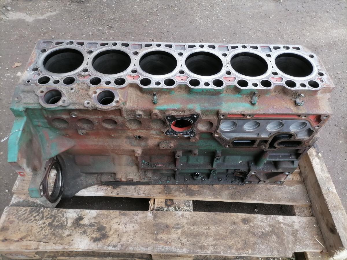 Motor i delovi za Kamion Volvo Mootoriplokk Volvo D7E240 21009331: slika 6