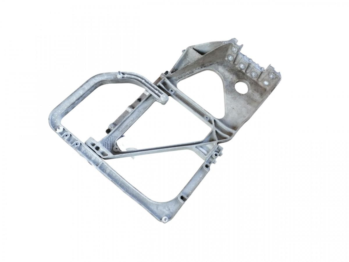 Volvo Mudguard bracket 21341500 - Univerzalni deo za Kamion: slika 1 Volvo Mudguard bracket 21341500 - Univerzalni deo za Kamion: slika 1