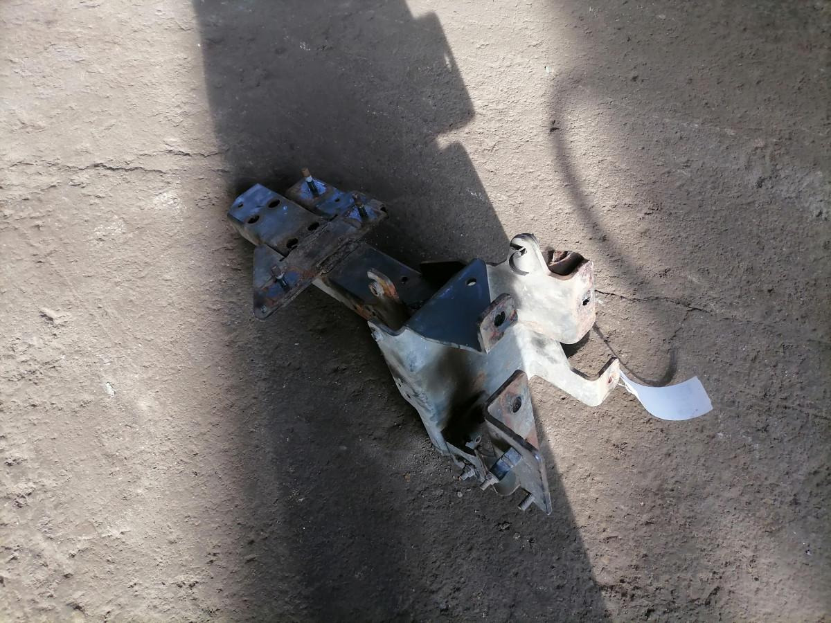 Volvo Mudguard bracket 21994443 - Univerzalni deo za Kamion: slika 3 Volvo Mudguard bracket 21994443 - Univerzalni deo za Kamion: slika 3