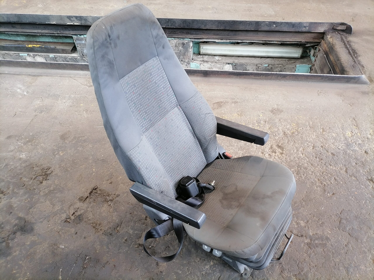 Volvo Passenger seat 20591478 - Sedište za Kamion: slika 2 Volvo Passenger seat 20591478 - Sedište za Kamion: slika 2