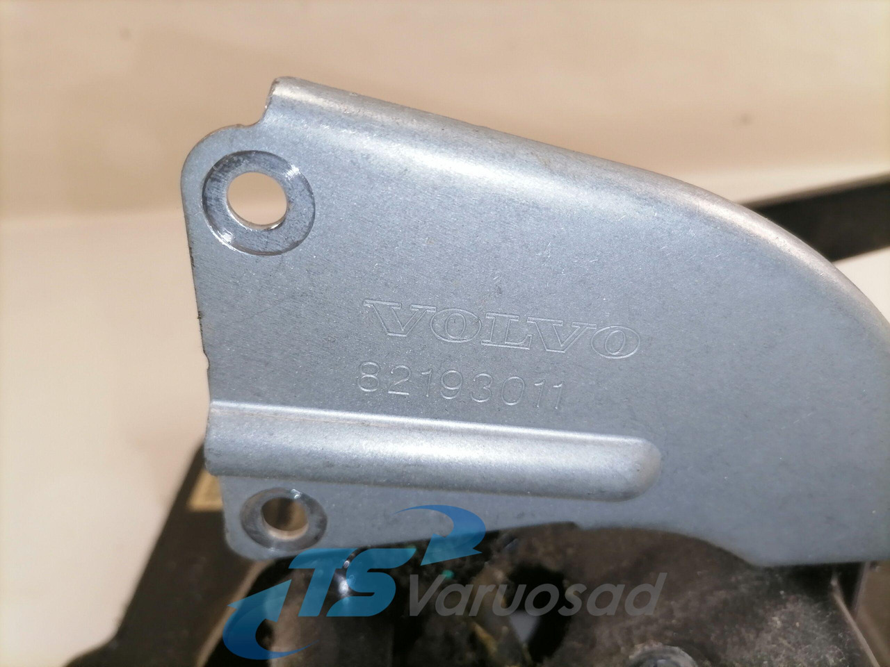 Volvo Pedaalide kandur 82424669 - Obrada goriva/ Dostava goriva za Kamion: slika 4 Volvo Pedaalide kandur 82424669 - Obrada goriva/ Dostava goriva za Kamion: slika 4