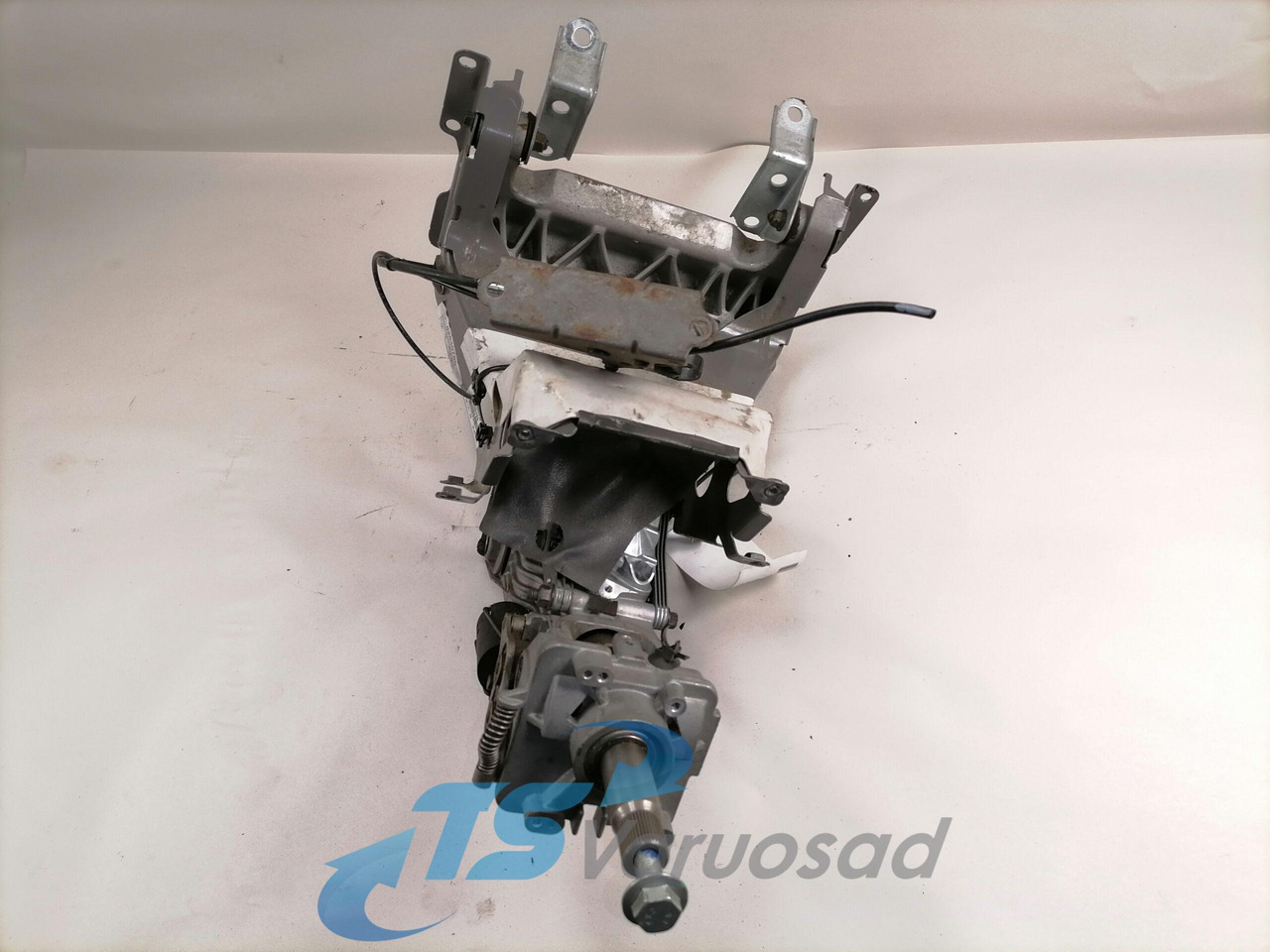 Volvo Roolisammas 82630789 - Stub upravljača za Kamion: slika 2 Volvo Roolisammas 82630789 - Stub upravljača za Kamion: slika 2