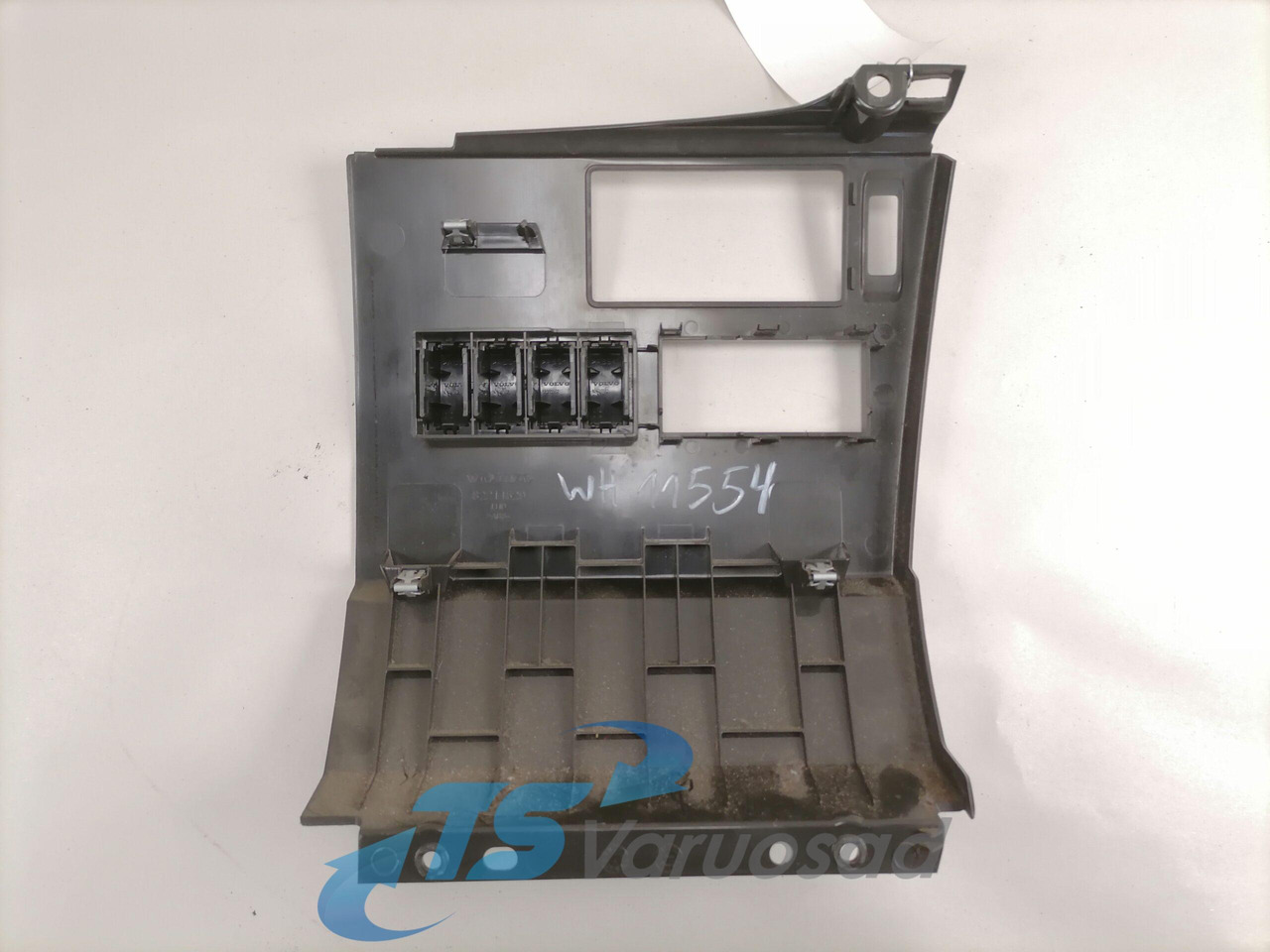Volvo Salongi plastik 82214529 - Univerzalni deo za Kamion: slika 2 Volvo Salongi plastik 82214529 - Univerzalni deo za Kamion: slika 2