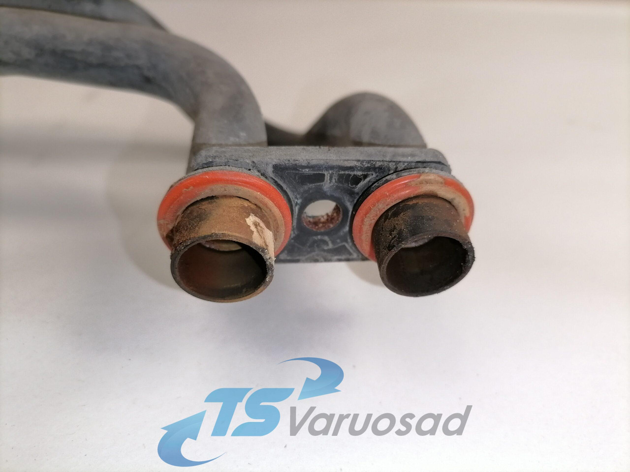 Volvo Salongisoojendus torud 82819703 - Grejanje/ Ventilacija za Kamion: slika 2 Volvo Salongisoojendus torud 82819703 - Grejanje/ Ventilacija za Kamion: slika 2