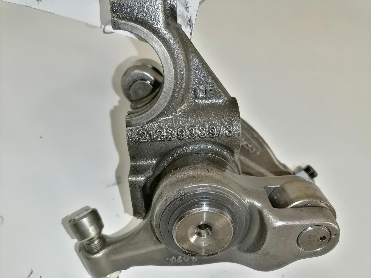 Volvo Set of rockers with shaft 21796360 - Univerzalni deo za Kamion: slika 4 Volvo Set of rockers with shaft 21796360 - Univerzalni deo za Kamion: slika 4