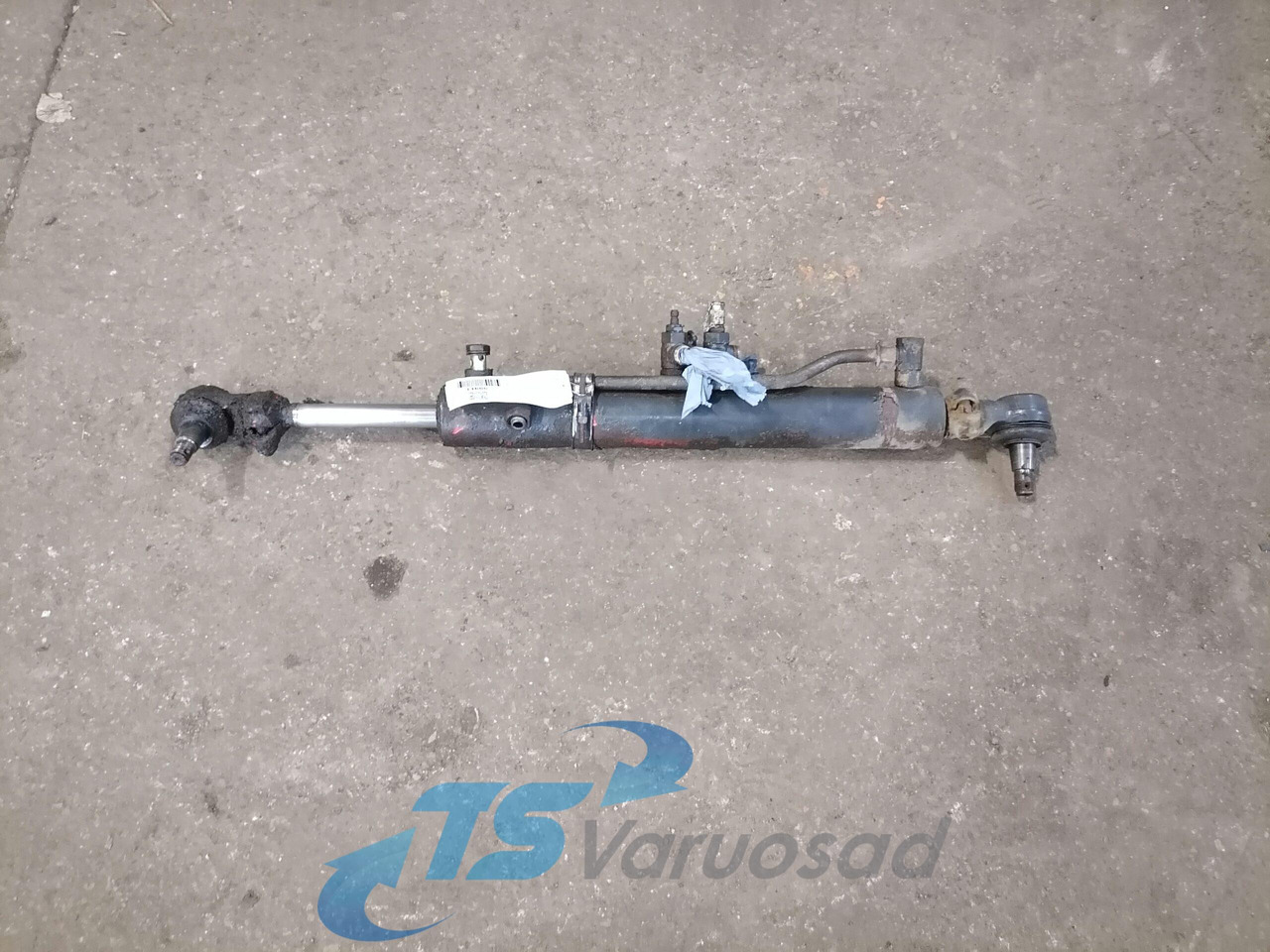 Volvo Steerind sylinder 3987646 - Upravljački sistem za Kamion: slika 1 Volvo Steerind sylinder 3987646 - Upravljački sistem za Kamion: slika 1