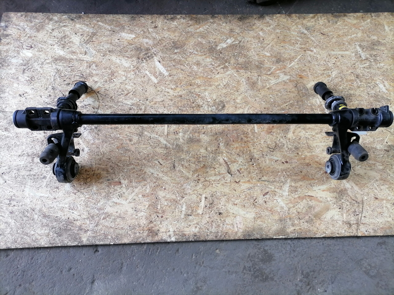 Volvo Volvo FH kabiini torsioonvarras 21750162 - Oslanjanje kabine za Kamion: slika 2 Volvo Volvo FH kabiini torsioonvarras 21750162 - Oslanjanje kabine za Kamion: slika 2