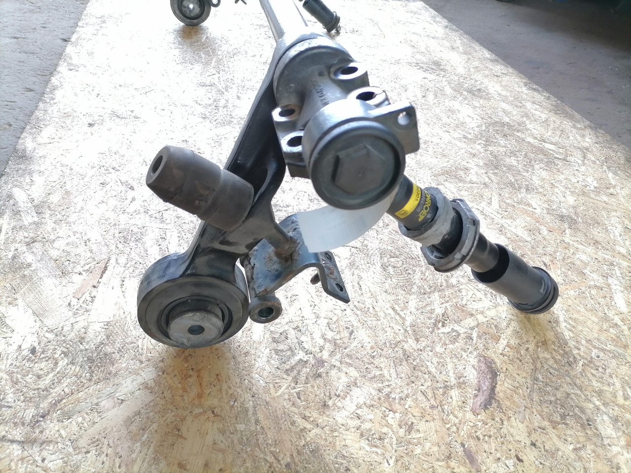 Volvo Volvo FH kabiini torsioonvarras 21750162 - Oslanjanje kabine za Kamion: slika 5 Volvo Volvo FH kabiini torsioonvarras 21750162 - Oslanjanje kabine za Kamion: slika 5