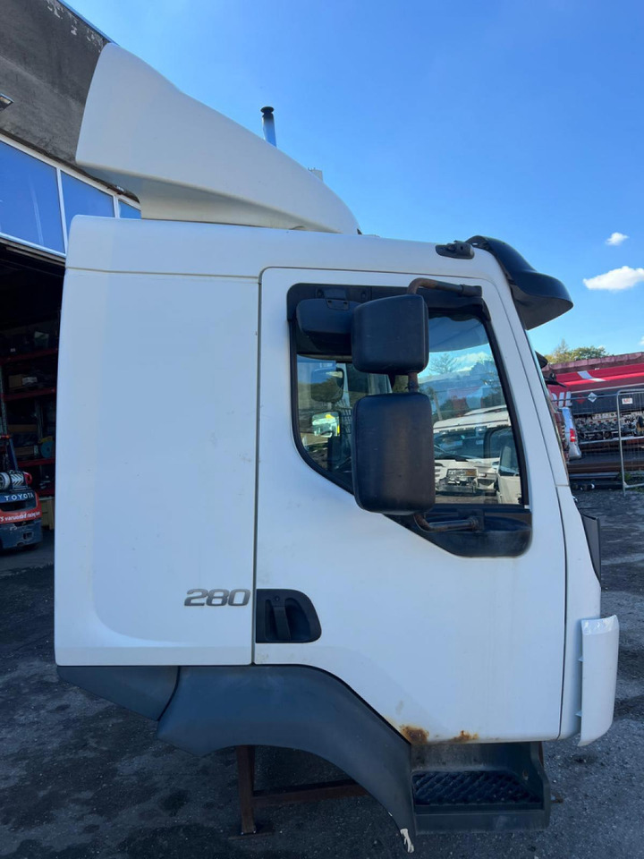 Volvo Volvo kabiin 85145280 - Kabina i enterijer za Kamion: slika 3 Volvo Volvo kabiin 85145280 - Kabina i enterijer za Kamion: slika 3