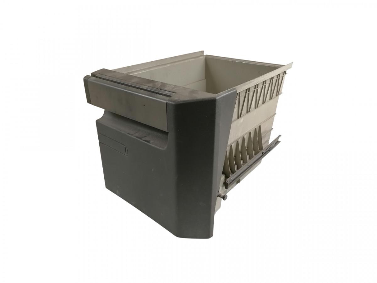 Volvo Voodialune panipaik 82174063 - Univerzalni deo za Kamion: slika 1 Volvo Voodialune panipaik 82174063 - Univerzalni deo za Kamion: slika 1