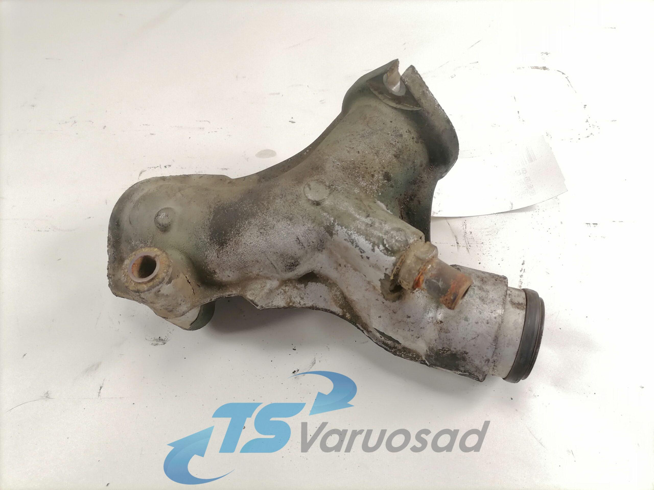Volvo Water pump manifold / housing 20539684 - Vodena pumpa za Kamion: slika 4 Volvo Water pump manifold / housing 20539684 - Vodena pumpa za Kamion: slika 4