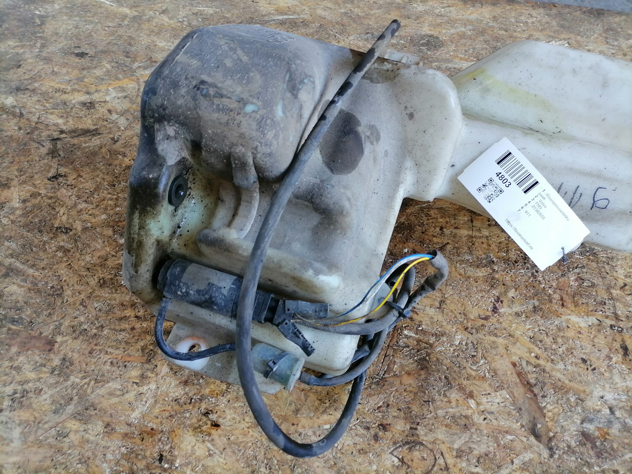 Volvo Windscreen washer fluid tank 20382655 - Brisač za Kamion: slika 3 Volvo Windscreen washer fluid tank 20382655 - Brisač za Kamion: slika 3