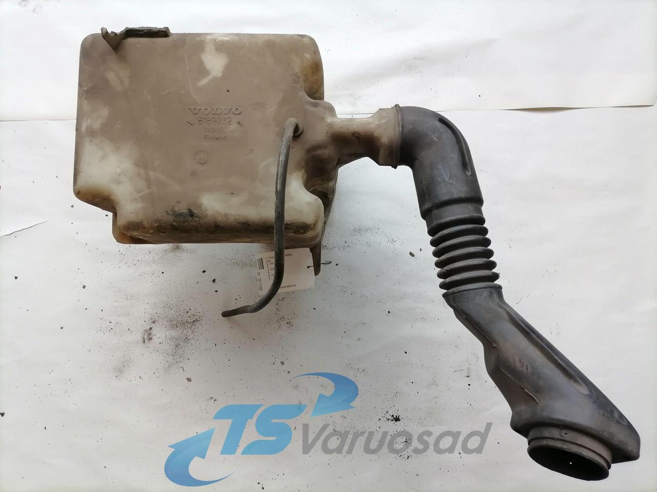 Volvo Windscreen washer fluid tank 8189232 - Brisač za Kamion: slika 2 Volvo Windscreen washer fluid tank 8189232 - Brisač za Kamion: slika 2