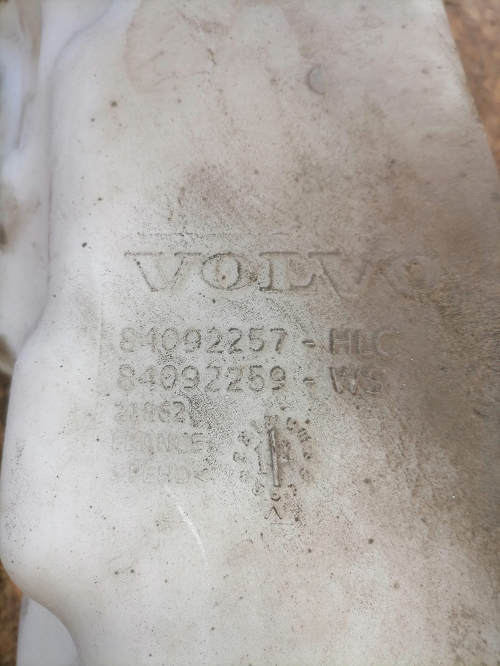 Volvo Windscreen washer fluid tank 84092259 - Brisač za Kamion: slika 3 Volvo Windscreen washer fluid tank 84092259 - Brisač za Kamion: slika 3