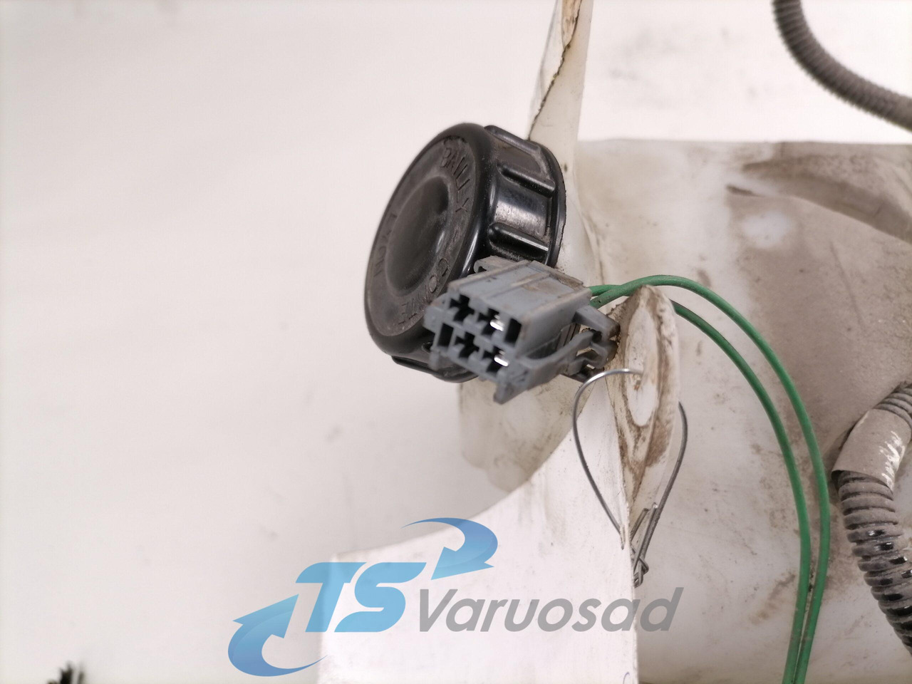 Volvo Windscreen washer fluid tank 84530119 - Brisač za Kamion: slika 4 Volvo Windscreen washer fluid tank 84530119 - Brisač za Kamion: slika 4