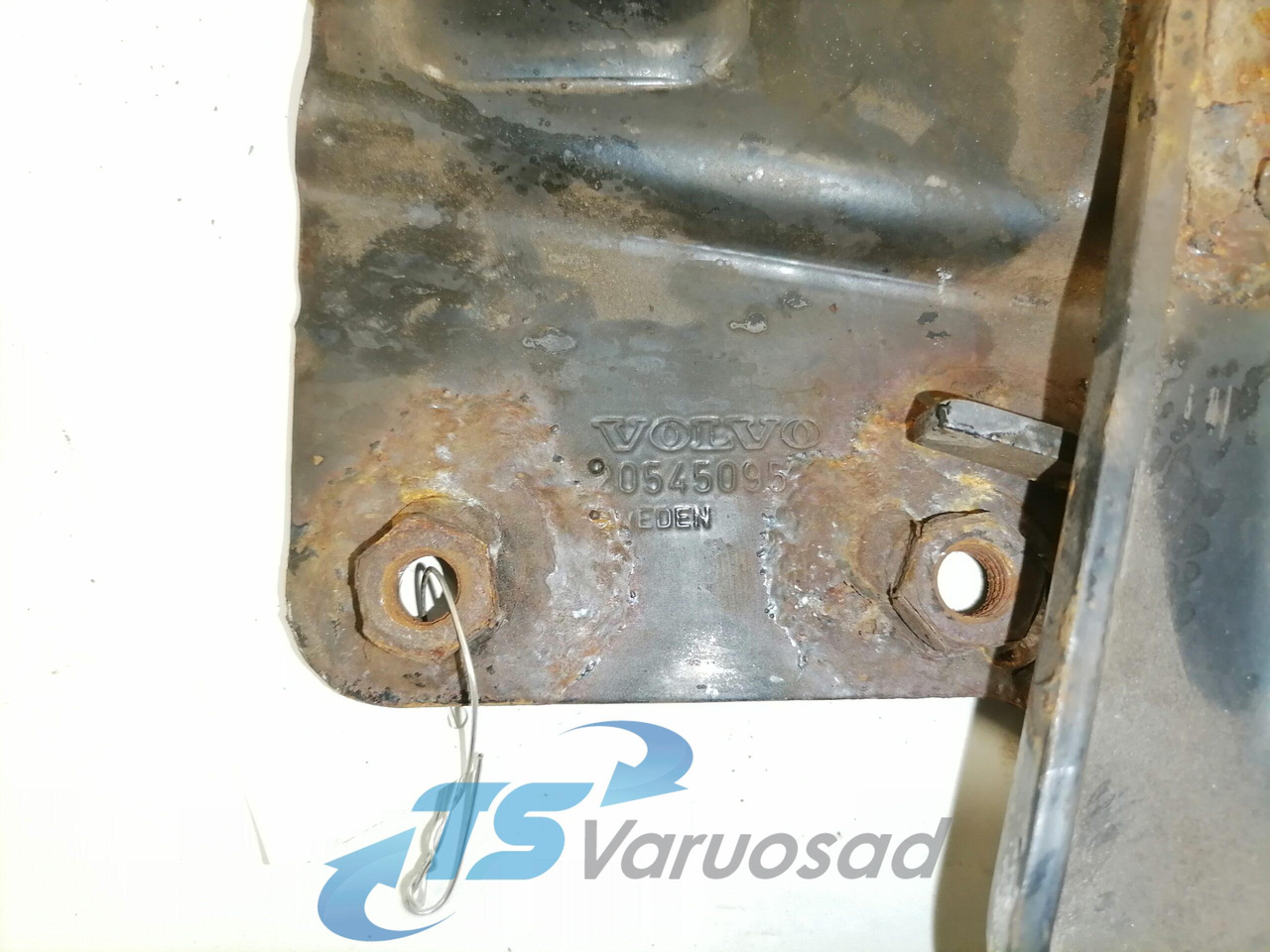 Volvo lower grille carrier hinge 20545095 - Rešetka za Kamion: slika 3 Volvo lower grille carrier hinge 20545095 - Rešetka za Kamion: slika 3