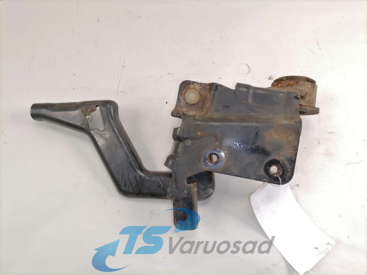 Volvo lower grille carrier hinge 20545095 - Rešetka za Kamion: slika 2 Volvo lower grille carrier hinge 20545095 - Rešetka za Kamion: slika 2
