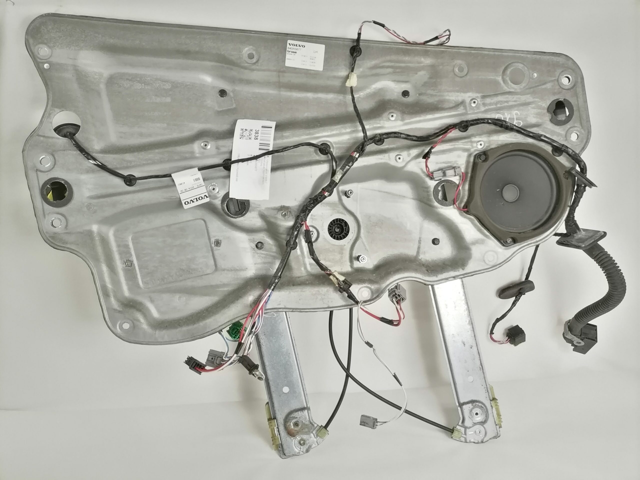 Volvo window mechanism 84055877 - Vrata i delovi za Kamion: slika 2 Volvo window mechanism 84055877 - Vrata i delovi za Kamion: slika 2