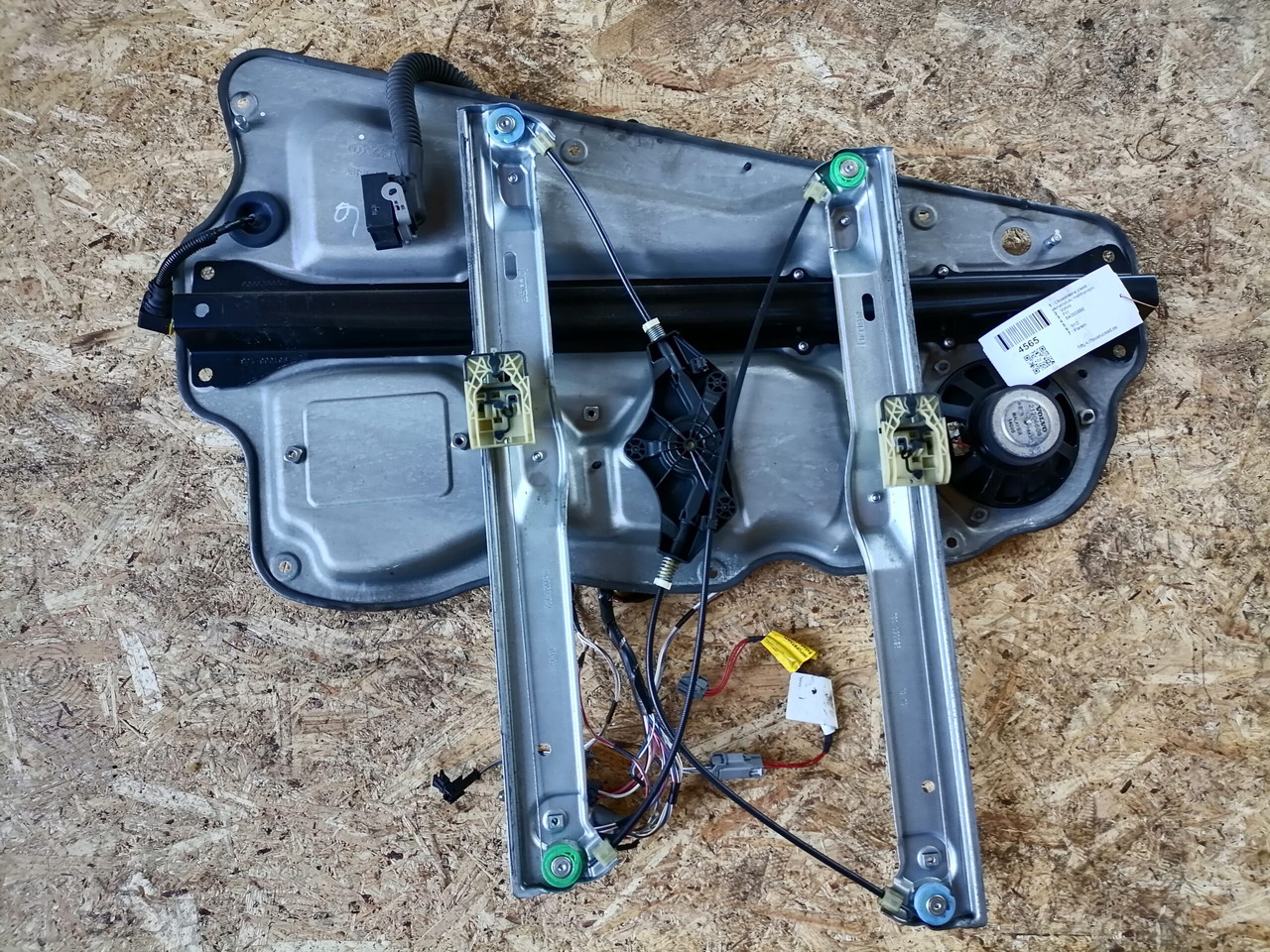 Volvo window mechanism 84055886 - Vrata i delovi za Kamion: slika 3 Volvo window mechanism 84055886 - Vrata i delovi za Kamion: slika 3