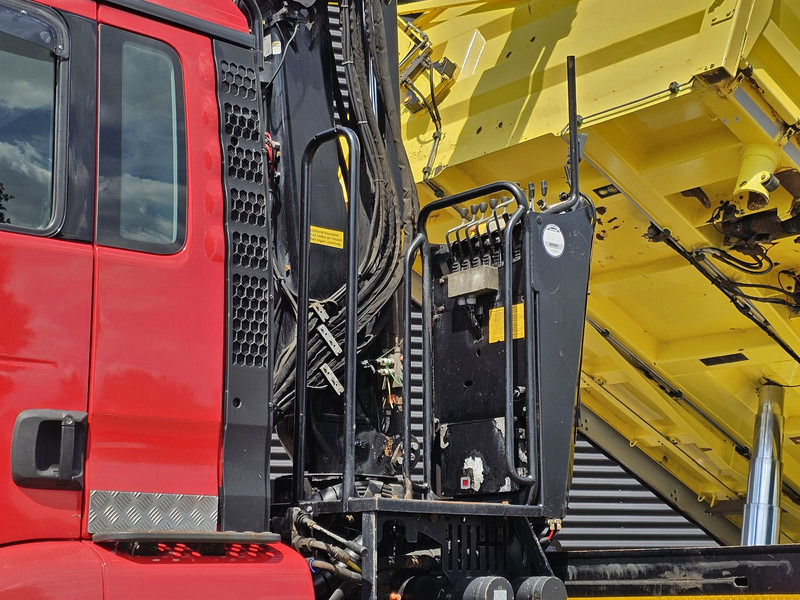 MAN TGS 33.480 6x6 / PALFINGER Z CRANE / 2 SIDE TIPPER - Istovarivač, Kamion sa dizalicom: slika 4 MAN TGS 33.480 6x6 / PALFINGER Z CRANE / 2 SIDE TIPPER - Istovarivač, Kamion sa dizalicom: slika 4
