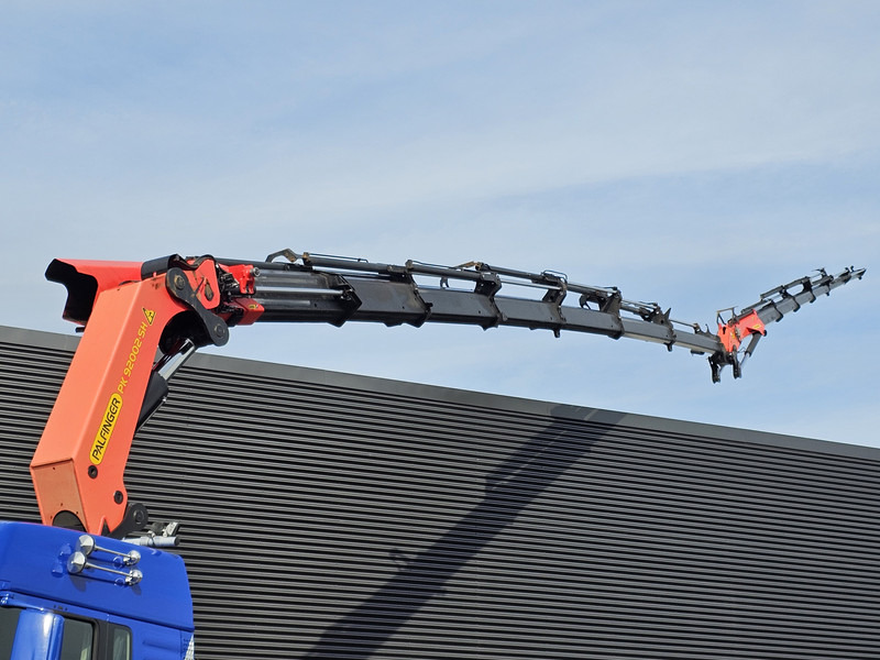 MAN TGS 35.500 8x4-6 / PALFINGER 92 t/m CRANE +JIB - Kamion sa tovarnim sandukom: slika 5 MAN TGS 35.500 8x4-6 / PALFINGER 92 t/m CRANE +JIB - Kamion sa tovarnim sandukom: slika 5