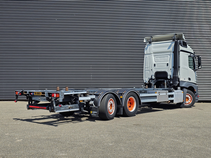 Mercedes-Benz ACTROS 2640 6x2-4 / NL TRUCK - Kamion za prevoz kontejnera/ Kamion sa promenjivim sandukom: slika 4 Mercedes-Benz ACTROS 2640 6x2-4 / NL TRUCK - Kamion za prevoz kontejnera/ Kamion sa promenjivim sandukom: slika 4