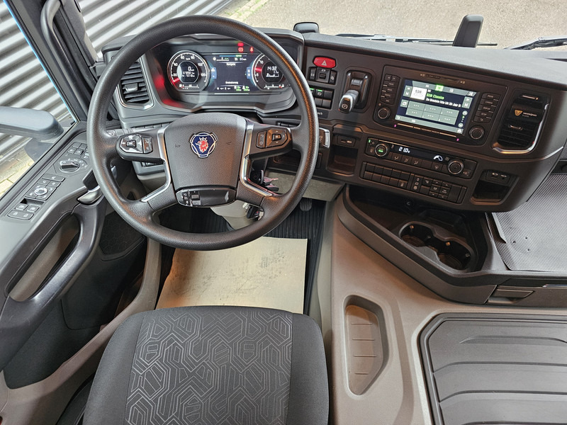 Interior photo 1: Hladnjača Scania P250 4X2 / FRIGOBLOCK / LBW
