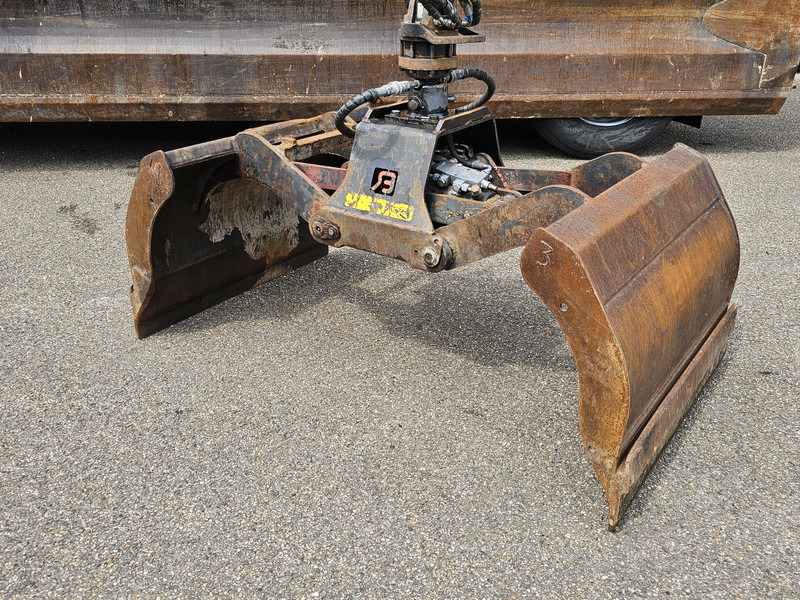 Tatra 6X6 / T158/II / 2 SIDE TIPPER - HMF Z CRANE - Istovarivač, Kamion sa dizalicom: slika 5 Tatra 6X6 / T158/II / 2 SIDE TIPPER - HMF Z CRANE - Istovarivač, Kamion sa dizalicom: slika 5