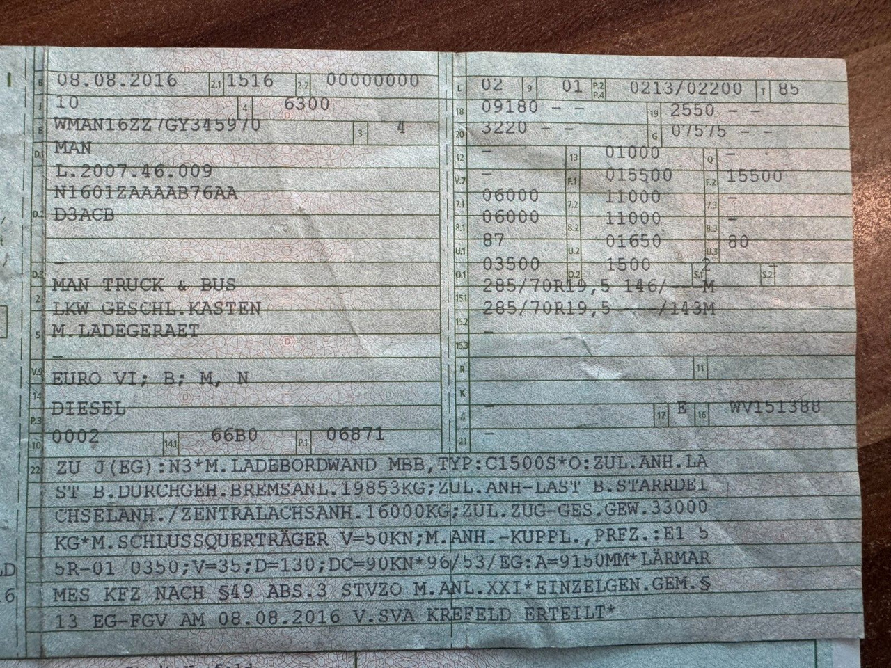 MAN 15.290 4X2 Koffer mit Hebebühne AHK - Kamion sa zatvorenim sandukom: slika 2 MAN 15.290 4X2 Koffer mit Hebebühne AHK - Kamion sa zatvorenim sandukom: slika 2