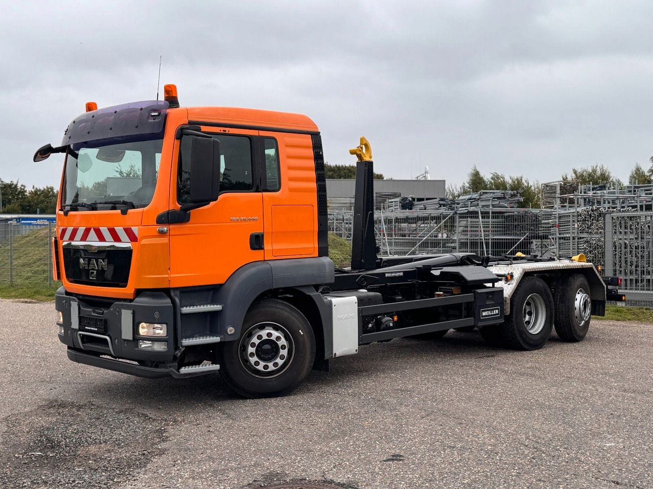 MAN 26.440 6X2 Meiller RK 20.70 mit Funk - Kamion sa hidrauličnom kukom: slika 1 MAN 26.440 6X2 Meiller RK 20.70 mit Funk - Kamion sa hidrauličnom kukom: slika 1