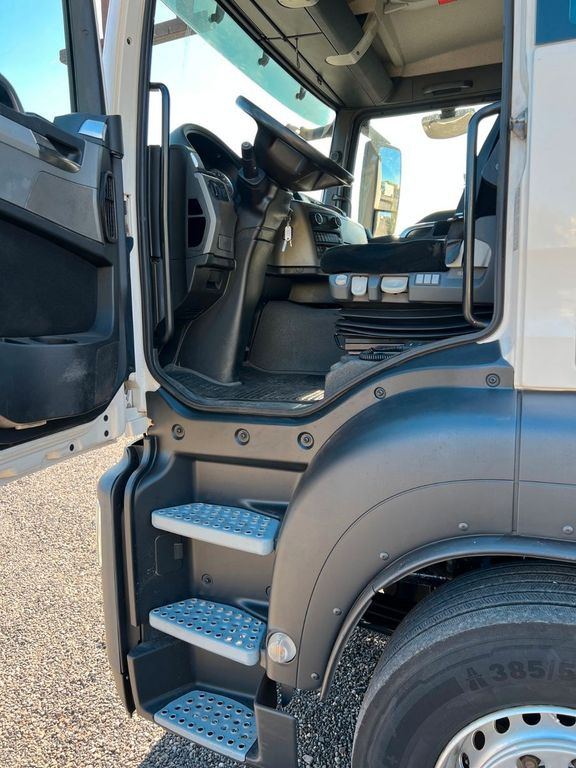 Kamion sa dizalicom, Kamion sa tovarnim sandukom MAN 26.480 6X2 Baustoff mit Kran HIAB Top Zustand: slika 17