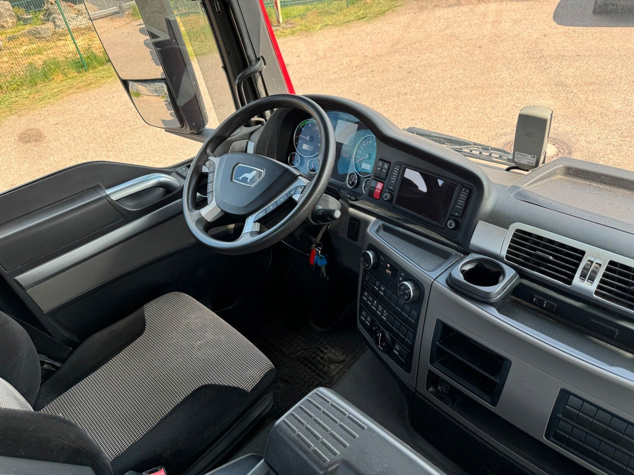MAN 35.470 8X4 Kipperfahrgestell Reifen 12 X NEU Top - Istovarivač: slika 4 MAN 35.470 8X4 Kipperfahrgestell Reifen 12 X NEU Top - Istovarivač: slika 4