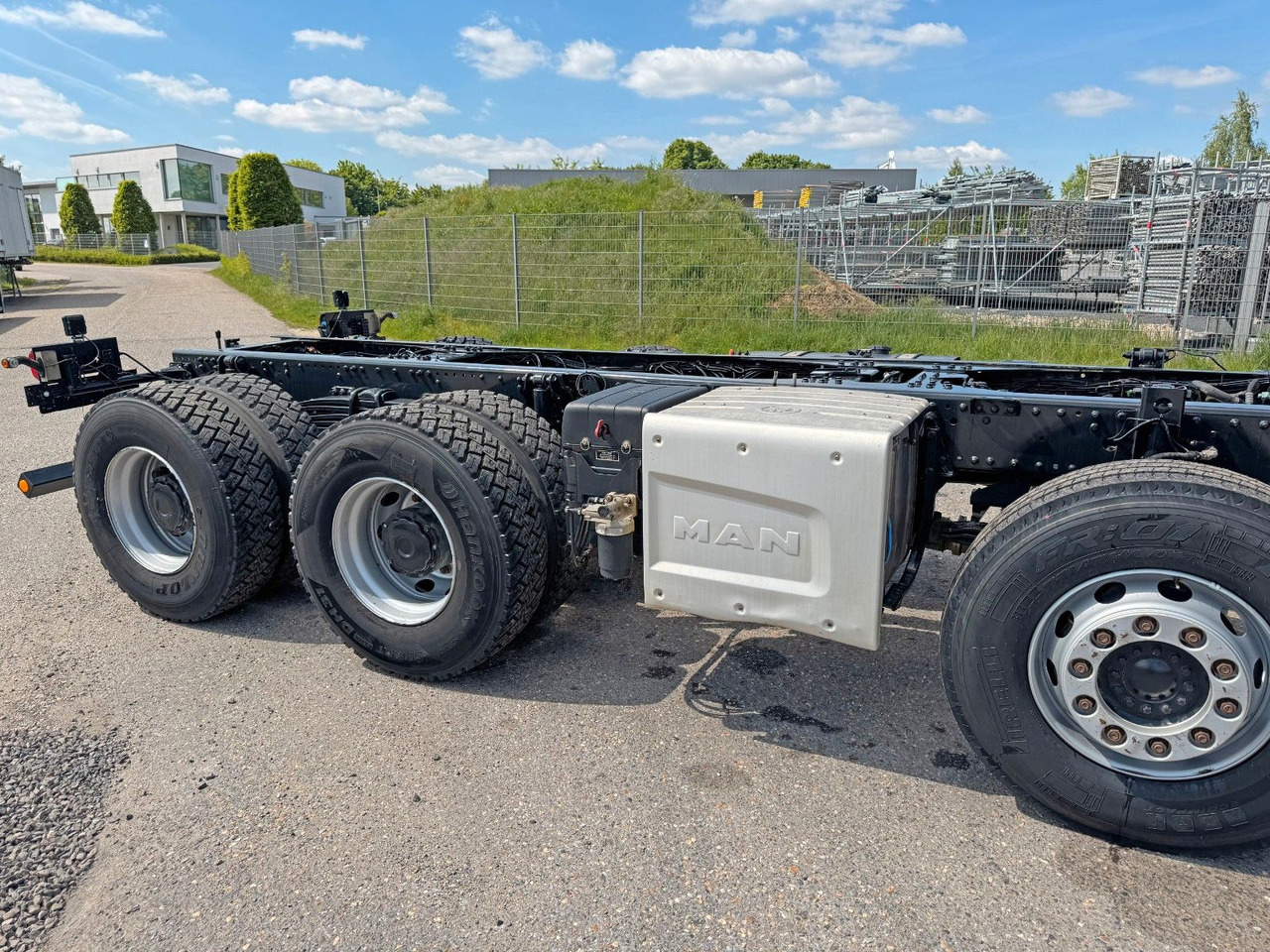 Istovarivač MAN 35.470 8X4 Kipperfahrgestell Reifen 12 X NEU Top: slika 15 Istovarivač MAN 35.470 8X4 Kipperfahrgestell Reifen 12 X NEU Top: slika 15