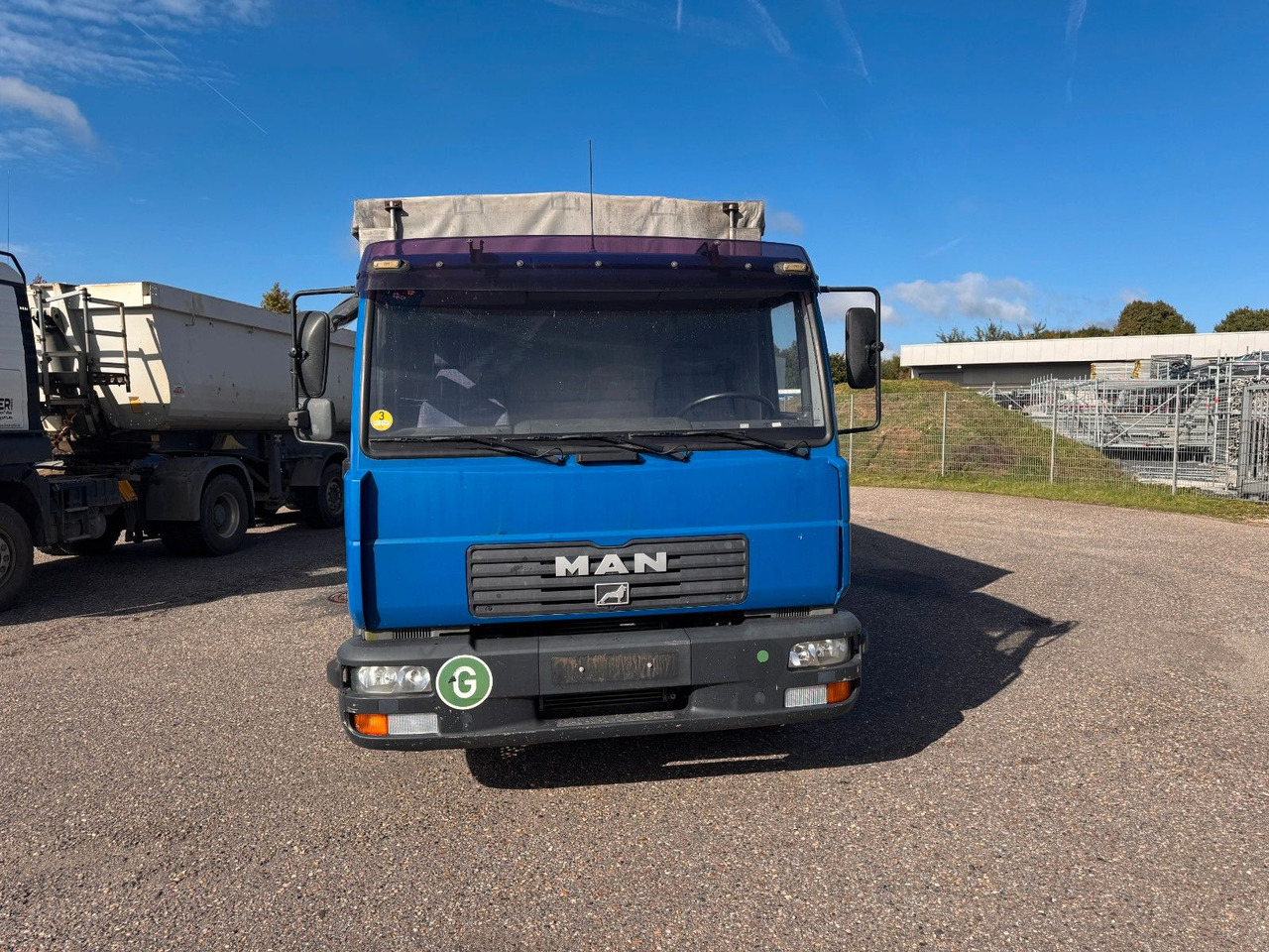 MAN 8.140 4X2 Pritsche Plane Original Km - Dostavno vozilo sa ceradom: slika 5 MAN 8.140 4X2 Pritsche Plane Original Km - Dostavno vozilo sa ceradom: slika 5