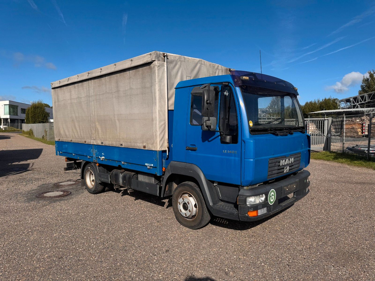 MAN 8.140 4X2 Pritsche Plane Original Km - Dostavno vozilo sa ceradom: slika 1 MAN 8.140 4X2 Pritsche Plane Original Km - Dostavno vozilo sa ceradom: slika 1