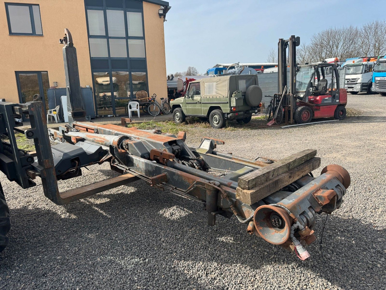 Meiller Abrollaufbau für 6X4 mit 3,90 Radstand - Kamion sa hidrauličnom kukom: slika 5 Meiller Abrollaufbau für 6X4 mit 3,90 Radstand - Kamion sa hidrauličnom kukom: slika 5